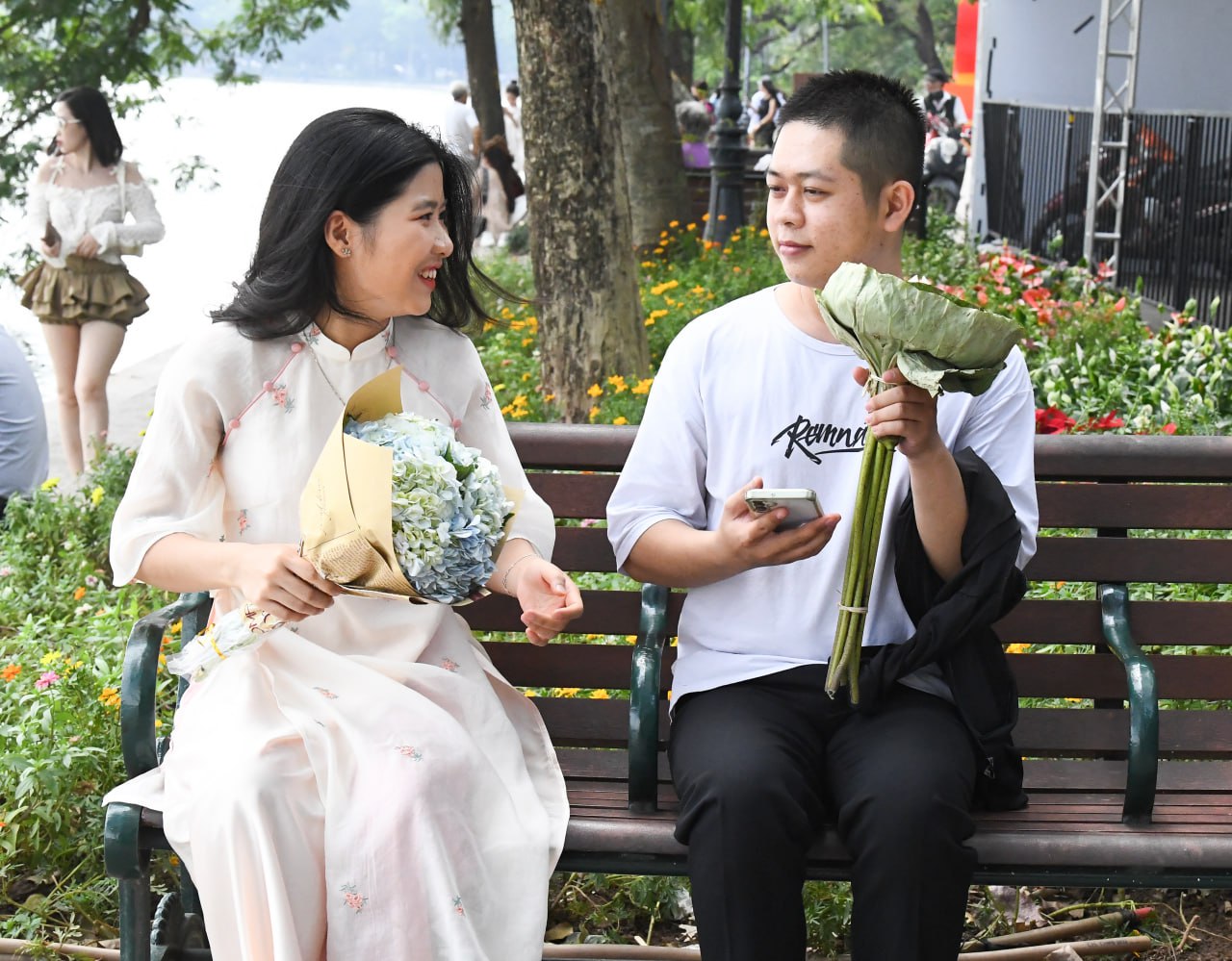 Hỏi nhanh người dân yêu Hà Nội nhất vì điều gì: Thì ra là những thứ rất bình dị này!- Ảnh 14. Hỏi nhanh người dân yêu Hà Nội nhất vì điều gì: Thì ra là những thứ rất bình dị này!- Ảnh 14.