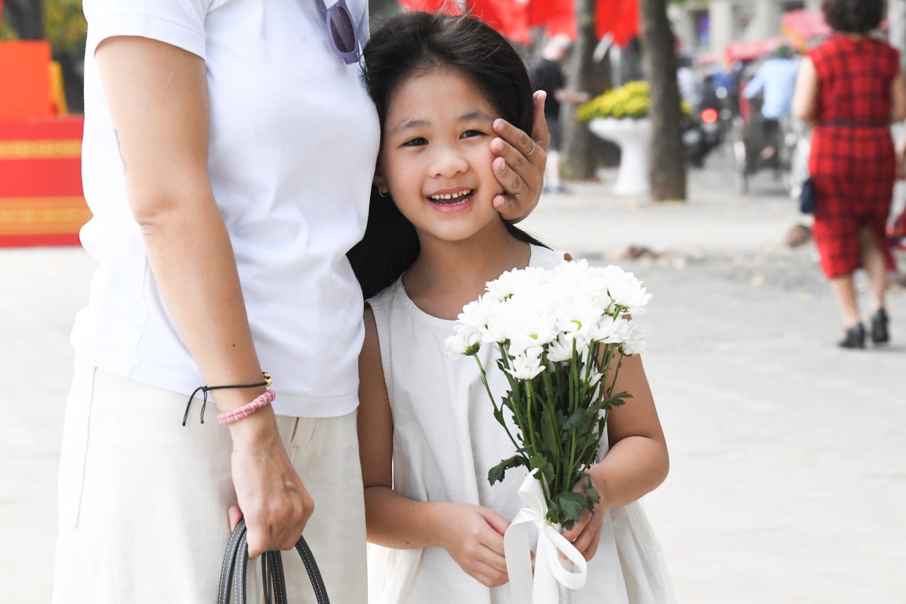 Hỏi nhanh người dân yêu Hà Nội nhất vì điều gì: Thì ra là những thứ rất bình dị này!- Ảnh 8. Hỏi nhanh người dân yêu Hà Nội nhất vì điều gì: Thì ra là những thứ rất bình dị này!- Ảnh 8.