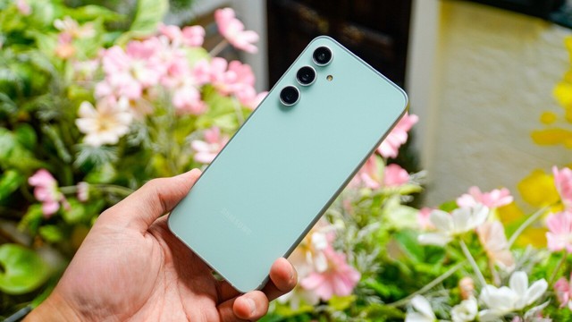 6 mẫu smartphone vừa ra mắt tại Việt Nam đáng mua nhất: Nhiều nâng cấp độc đáo, tính năng AI cực mượt- Ảnh 2.