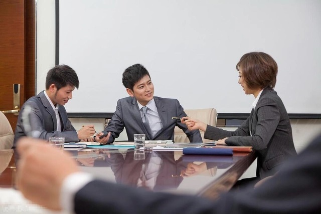 Nhà tuyển dụng hỏi “Nếu phải tăng ca không lương, bạn có chịu làm không?” - Câu trả lời khôn khéo của ứng viên EQ cao được nhận vào làm luôn- Ảnh 2. Nhà tuyển dụng hỏi “Nếu phải tăng ca không lương, bạn có chịu làm không?” - Câu trả lời khôn khéo của ứng viên EQ cao được nhận vào làm luôn- Ảnh 2.
