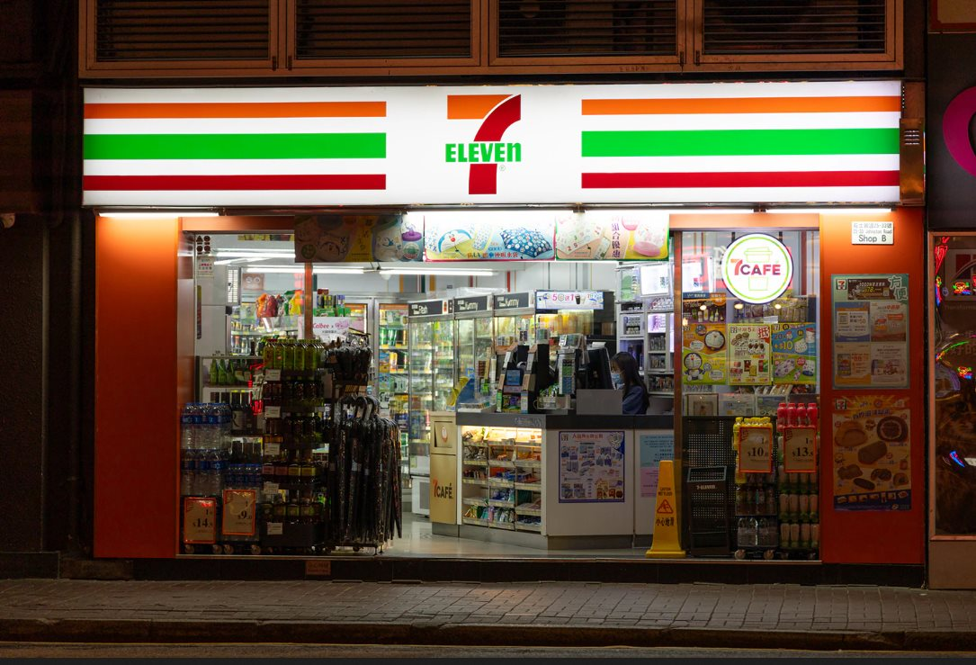 7-Eleven đóng cửa 444 chi nhánh: Chuyện gì đang xảy ra với chuỗi siêu thị tiện lợi lớn nhất thế giới?- Ảnh 1.