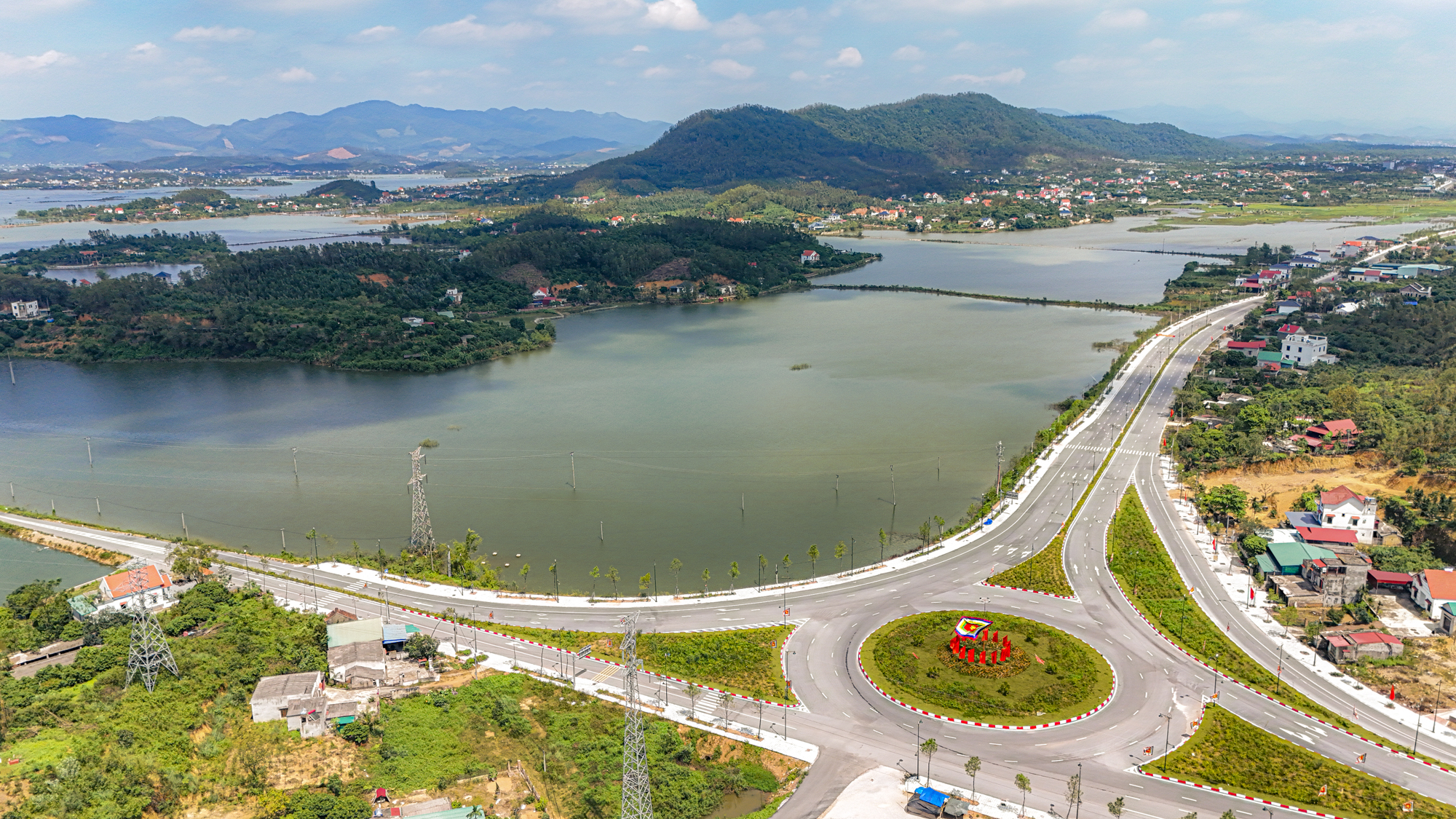 Toàn cảnh hồ có lịch sử hàng trăm năm, được Xuân Trường đề nghị đầu tư 10.000 tỷ để thành khu du lịch sinh thái- Ảnh 6.