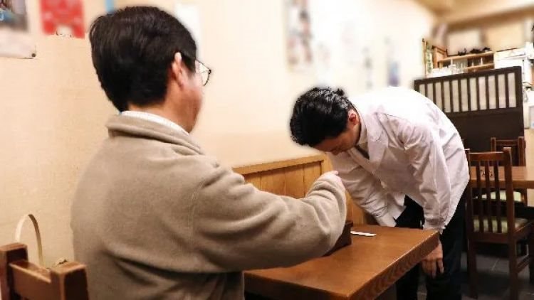 Tokyo “tuyên chiến” với những vị khách khó chịu, giáng đòn mạnh vào câu thần chú “khách hàng là thượng đế” vốn ám ảnh các doanh nghiệp Nhật Bản- Ảnh 1. Tokyo “tuyên chiến” với những vị khách khó chịu, giáng đòn mạnh vào câu thần chú “khách hàng là thượng đế” vốn ám ảnh các doanh nghiệp Nhật Bản- Ảnh 1.