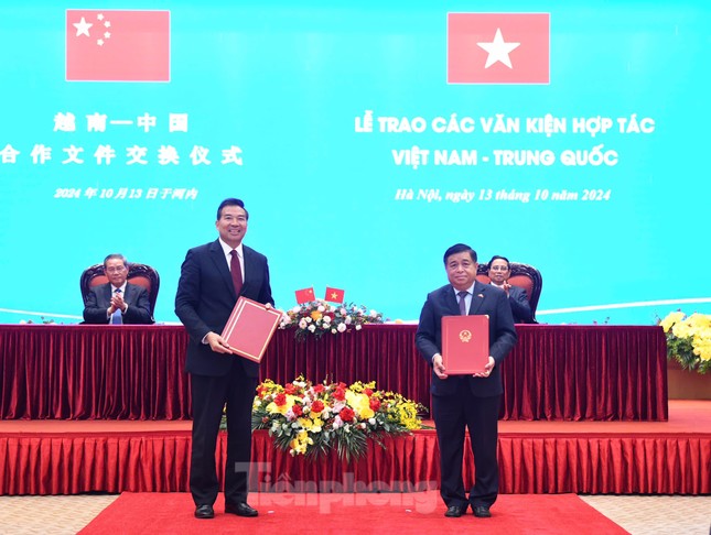 Việt Nam - Trung Quốc ký 10 thoả thuận hợp tác- Ảnh 1. Việt Nam - Trung Quốc ký 10 thoả thuận hợp tác- Ảnh 1.