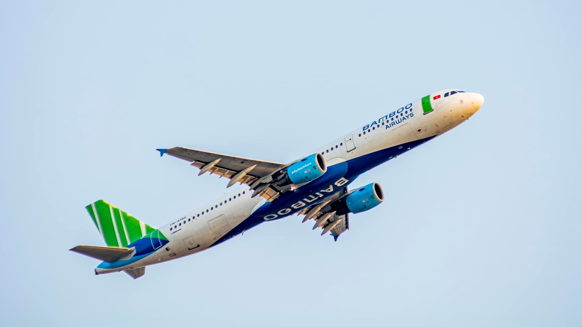 Bamboo Airways mở lại đường bay quốc tế thường lệ sau 1 năm, "tất tay" tung vé 0 đồng- Ảnh 1.