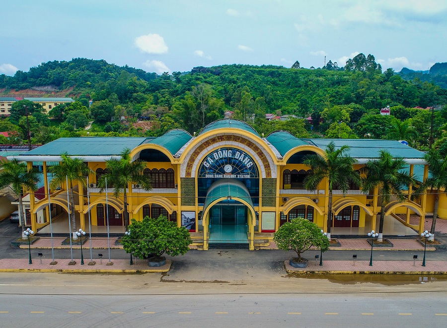 Chuyến tàu đi 160km, vé chỉ từ 60.000 đồng: Du khách trầm trồ vì đích đến từng đón nguyên thủ nổi tiếng- Ảnh 2.