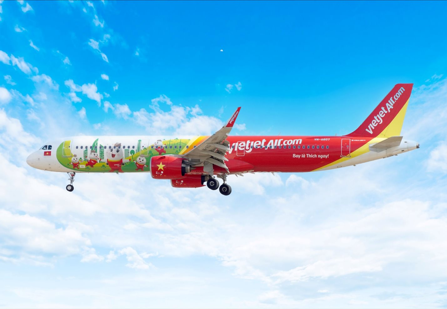 Vietjet tiên phong khai thác chuyến bay đầu tiên sử dụng nhiên liệu hàng không bền vững SAF do Petrolimex Aviation cung cấp, giảm thải 80% carbon- Ảnh 5.