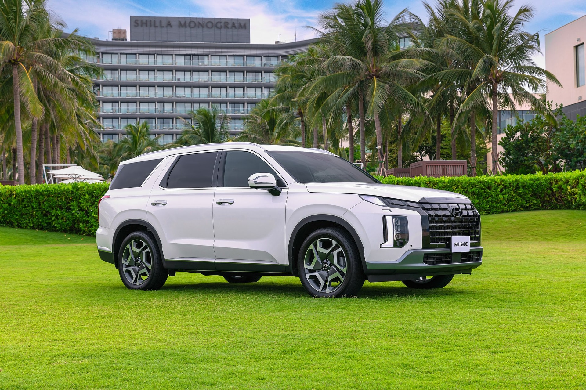 SUV cỡ lớn ngày càng chăm chút cho thị trường Việt: Toàn tên tuổi hot, xe Việt full công nghệ, giá lại mềm hơn hẳn- Ảnh 2.