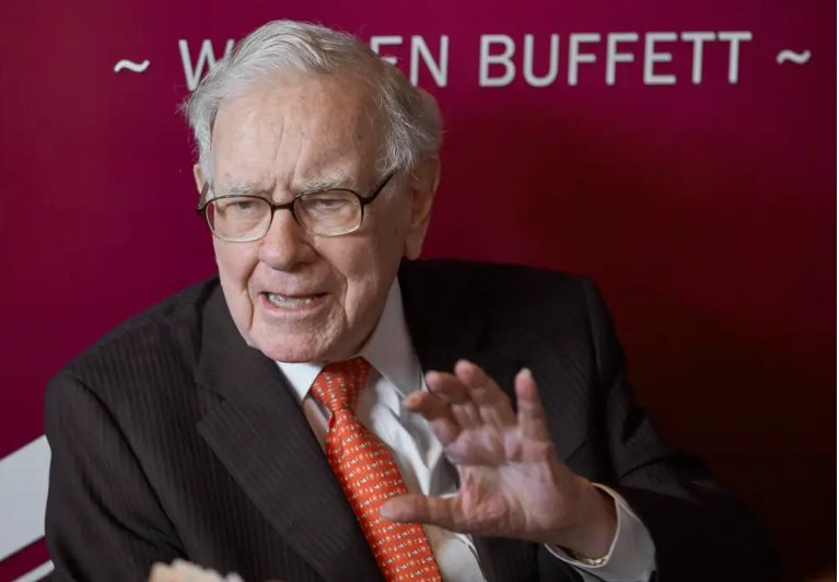 Warren Buffett ‘xả hàng’ một nửa cổ phiếu Apple, Berkshire có thể đã bỏ lỡ khoản lãi 23 tỷ USD: Huyền thoại liệu có sai lầm?- Ảnh 1.