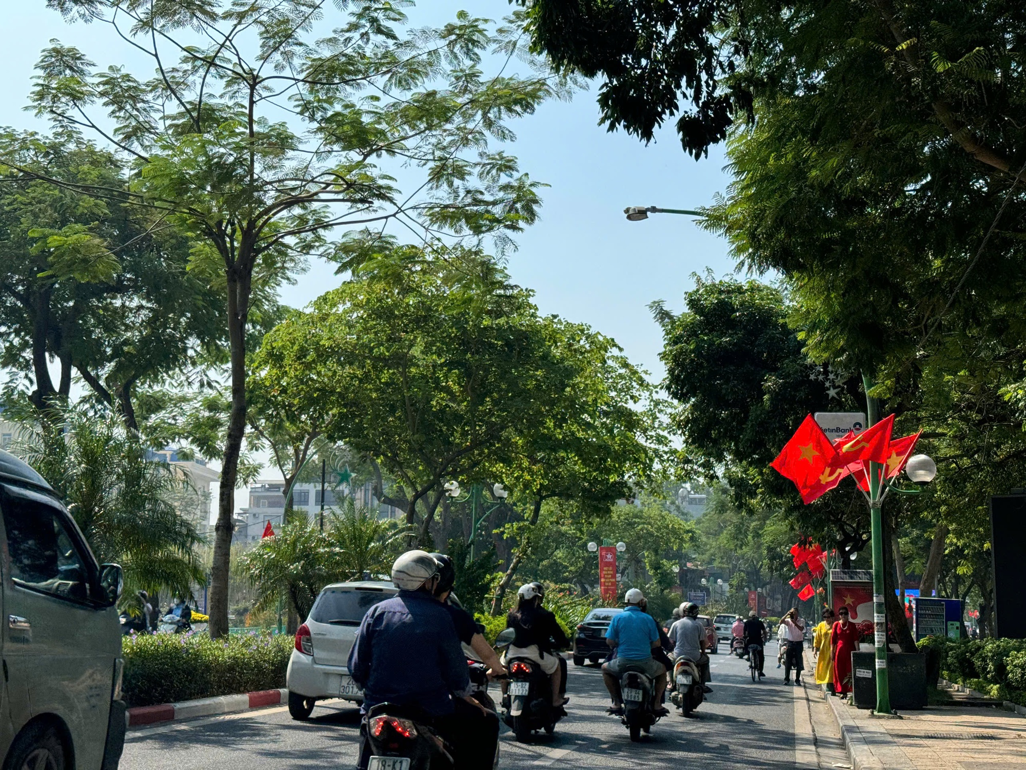 "Check-in" Hà Nội mùa thu: Những góc nhỏ làm say đắm lòng người- Ảnh 4.