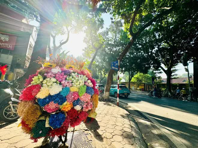 "Check-in" Hà Nội mùa thu: Những góc nhỏ làm say đắm lòng người- Ảnh 9.