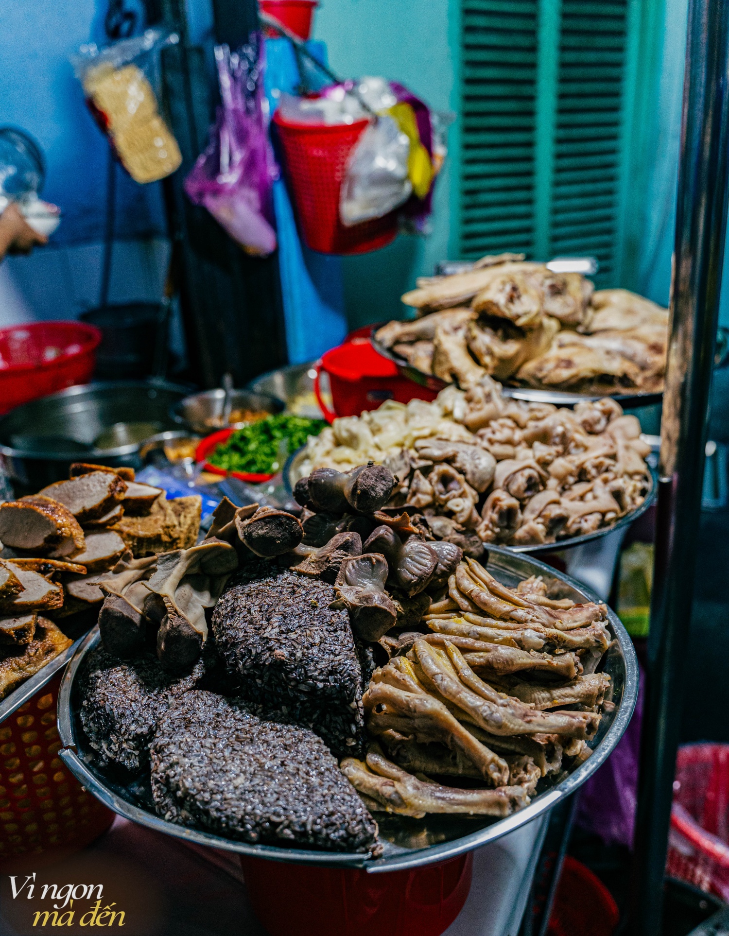 Tiệm ăn nằm trong sâu tít trong con hẻm nhỏ khó tìm nhưng vẫn nổi tiếng nhờ món hủ tiếu ăn cùng topping đặc biệt không nơi nào có- Ảnh 3. Tiệm ăn nằm trong sâu tít trong con hẻm nhỏ khó tìm nhưng vẫn nổi tiếng nhờ món hủ tiếu ăn cùng topping đặc biệt không nơi nào có- Ảnh 3.