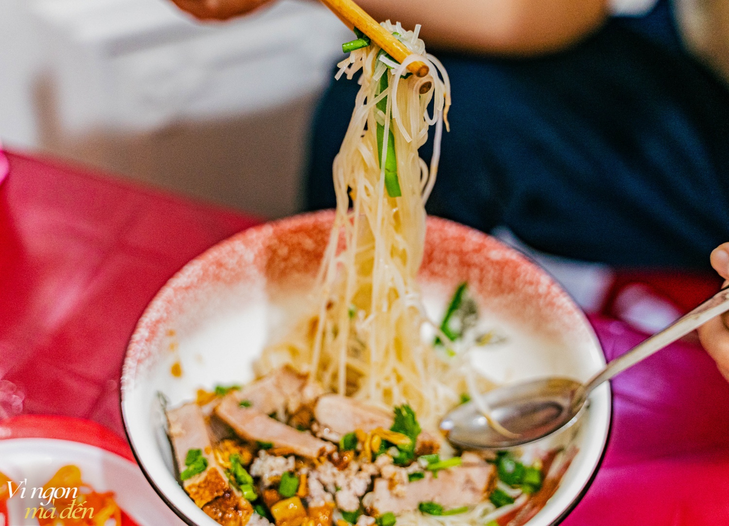 Tiệm ăn nằm trong sâu tít trong con hẻm nhỏ khó tìm nhưng vẫn nổi tiếng nhờ món hủ tiếu ăn cùng topping đặc biệt không nơi nào có- Ảnh 13. Tiệm ăn nằm trong sâu tít trong con hẻm nhỏ khó tìm nhưng vẫn nổi tiếng nhờ món hủ tiếu ăn cùng topping đặc biệt không nơi nào có- Ảnh 13.