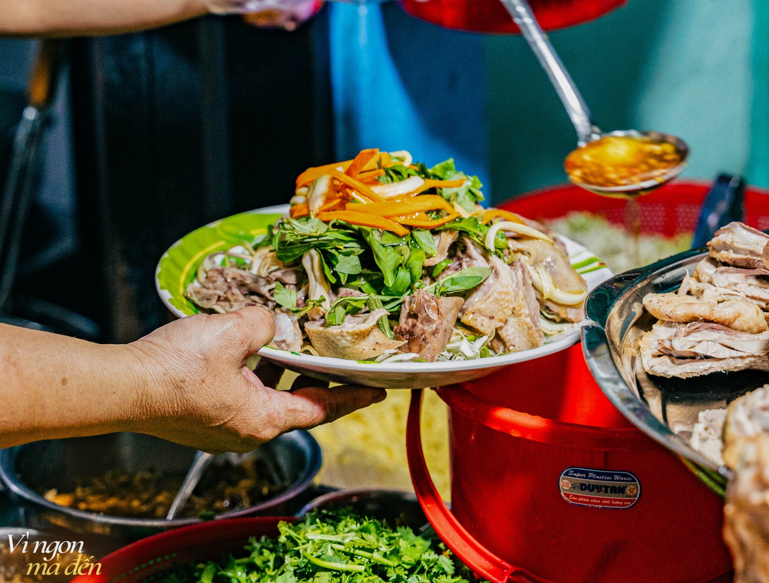 Tiệm ăn nằm trong sâu tít trong con hẻm nhỏ khó tìm nhưng vẫn nổi tiếng nhờ món hủ tiếu ăn cùng topping đặc biệt không nơi nào có- Ảnh 9. Tiệm ăn nằm trong sâu tít trong con hẻm nhỏ khó tìm nhưng vẫn nổi tiếng nhờ món hủ tiếu ăn cùng topping đặc biệt không nơi nào có- Ảnh 9.