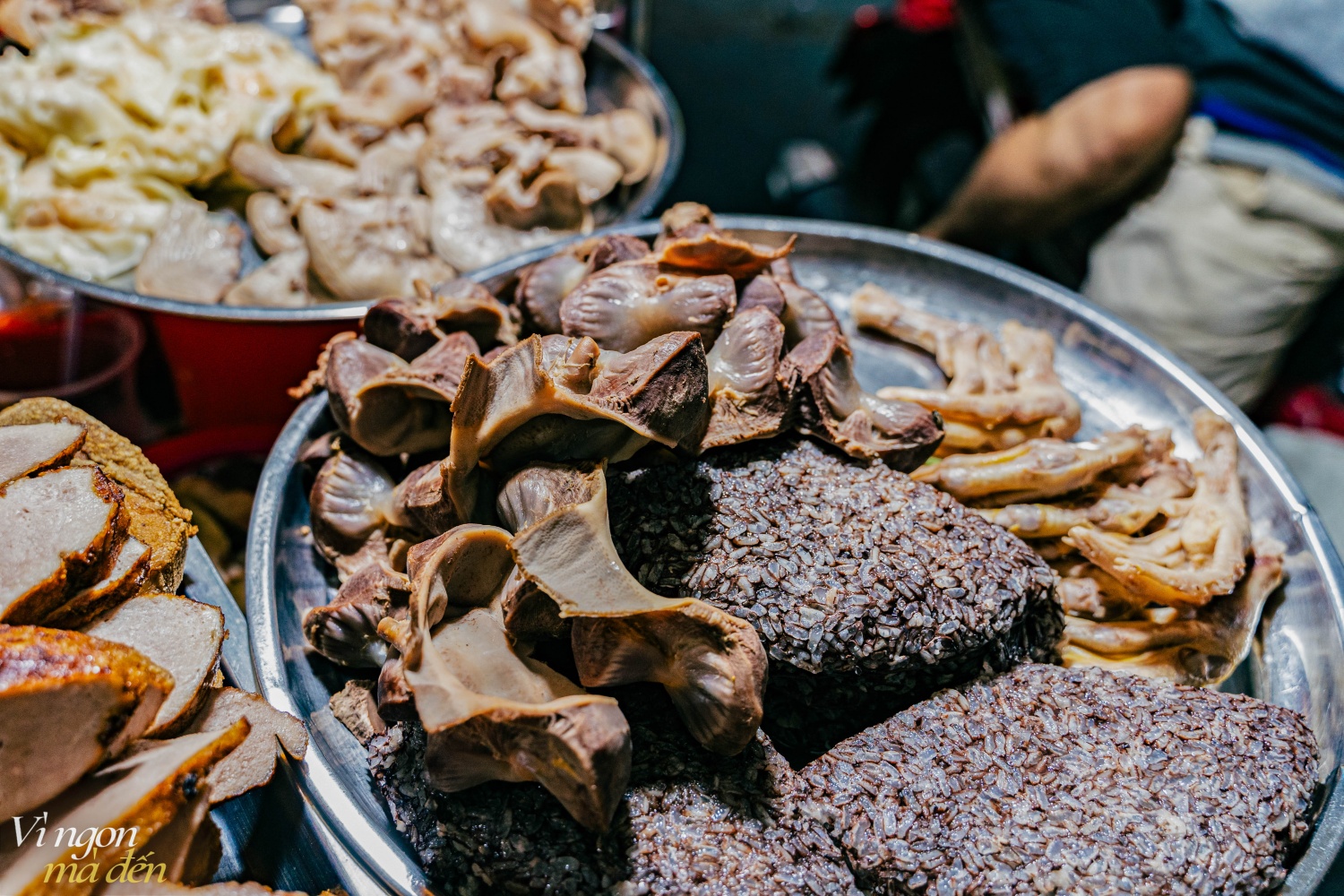 Tiệm ăn nằm trong sâu tít trong con hẻm nhỏ khó tìm nhưng vẫn nổi tiếng nhờ món hủ tiếu ăn cùng topping đặc biệt không nơi nào có- Ảnh 18. Tiệm ăn nằm trong sâu tít trong con hẻm nhỏ khó tìm nhưng vẫn nổi tiếng nhờ món hủ tiếu ăn cùng topping đặc biệt không nơi nào có- Ảnh 18.