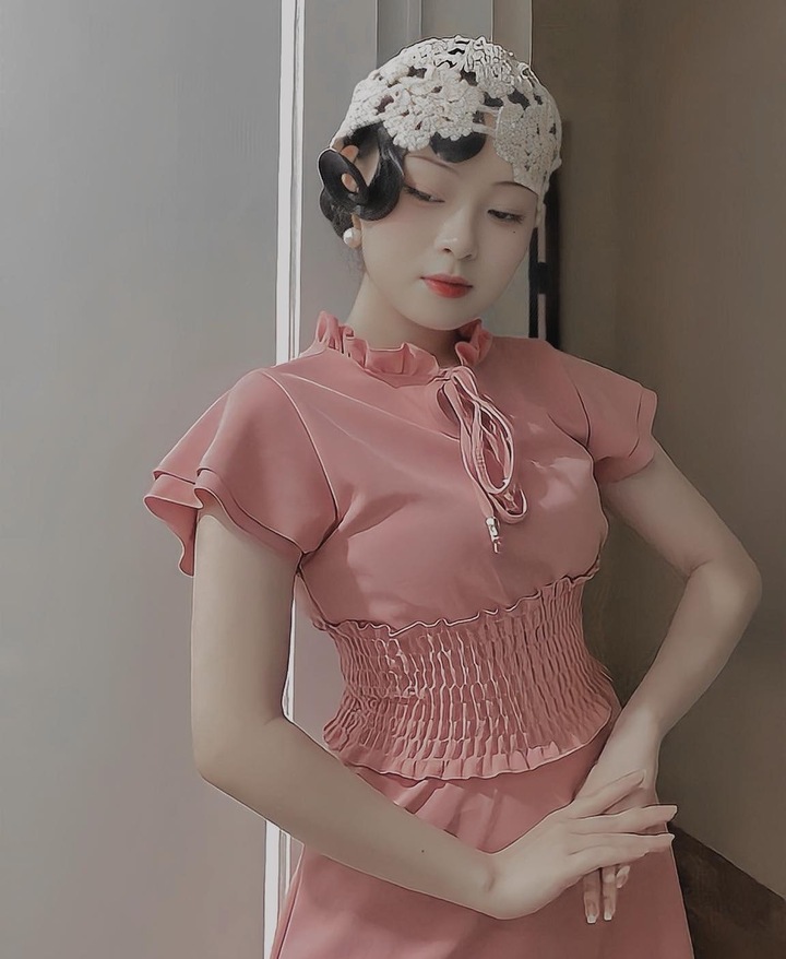 Nghề làm mẫu tay tưởng nhàn hạ nhưng không ít nhọc nhằn- Ảnh 1. Nghề làm mẫu tay tưởng nhàn hạ nhưng không ít nhọc nhằn- Ảnh 1.