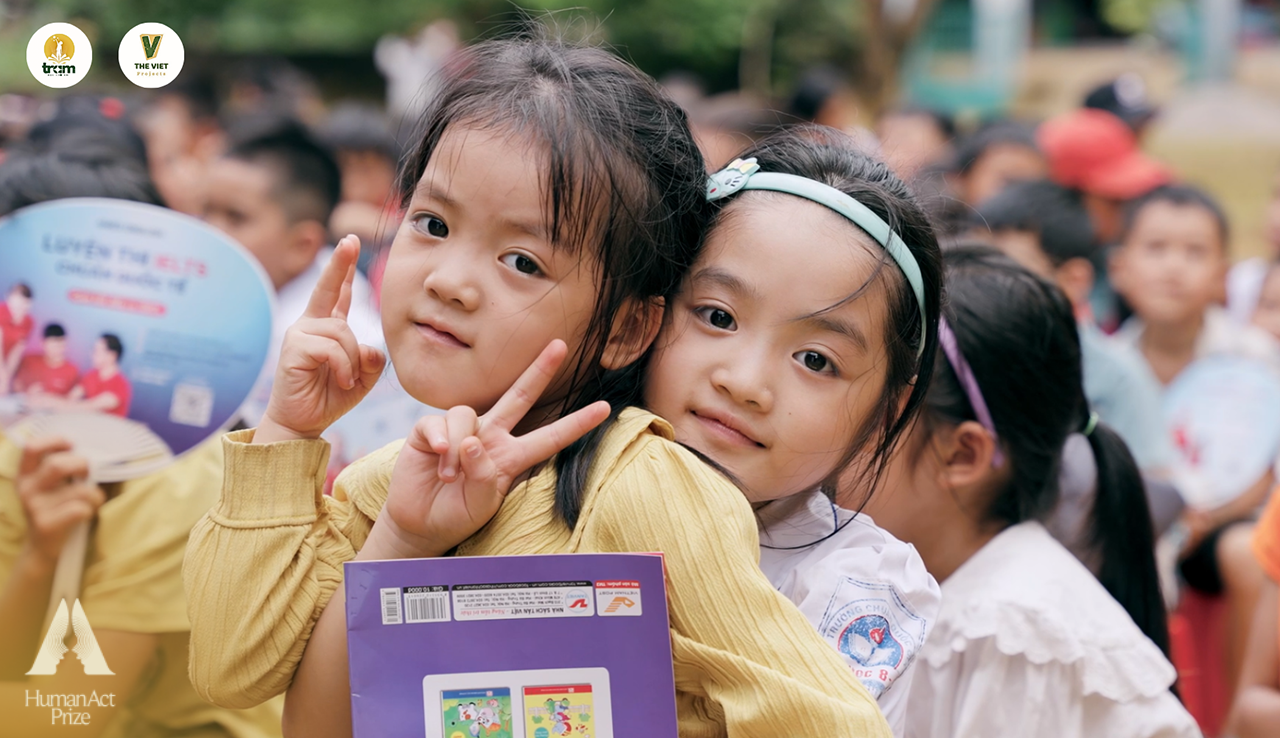 Cảm động hành trình băng rừng vượt suối, mang tri thức lên bản cùng "Trạm đọc cho em"- Ảnh 2.