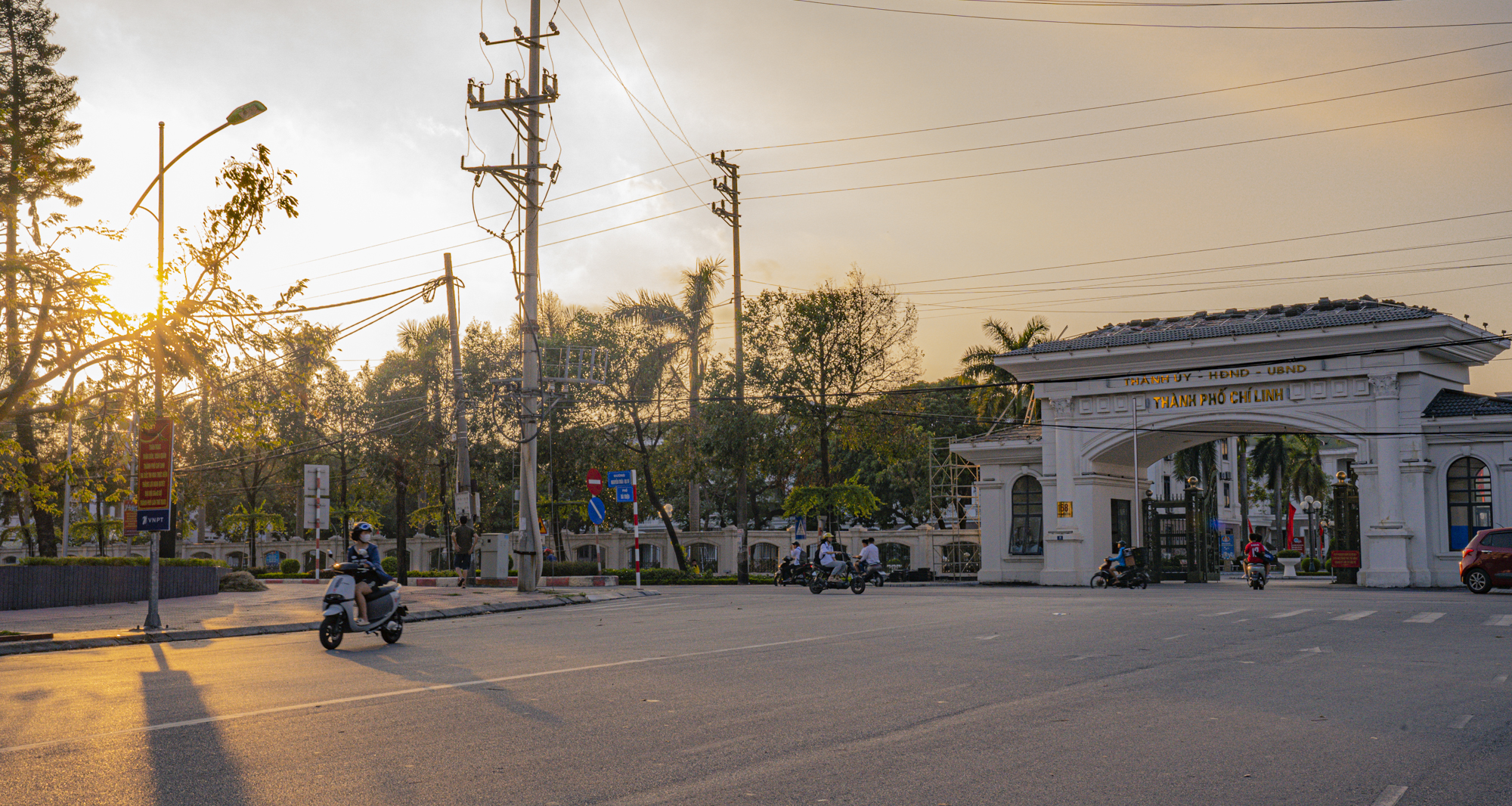 Chỉ sau 10 năm một huyện đã nhảy vọt lên thành phố, đến nay xuất hiện hàng loạt dự án “khủng”, một hồ nước cũng được đề xuất đầu tư 10.000 tỷ- Ảnh 10.