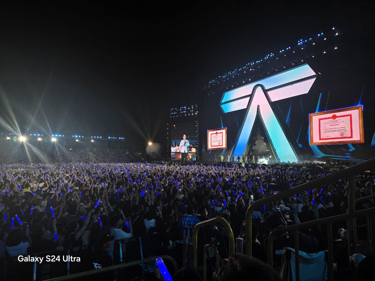 Nhìn lại 2 đêm concert Anh Trai Say Hi: Tín hiệu đáng mừng của Vpop, kỷ nguyên mới cho văn hoá idol quốc nội, nhưng…- Ảnh 17. Nhìn lại 2 đêm concert Anh Trai Say Hi: Tín hiệu đáng mừng của Vpop, kỷ nguyên mới cho văn hoá idol quốc nội, nhưng…- Ảnh 17.