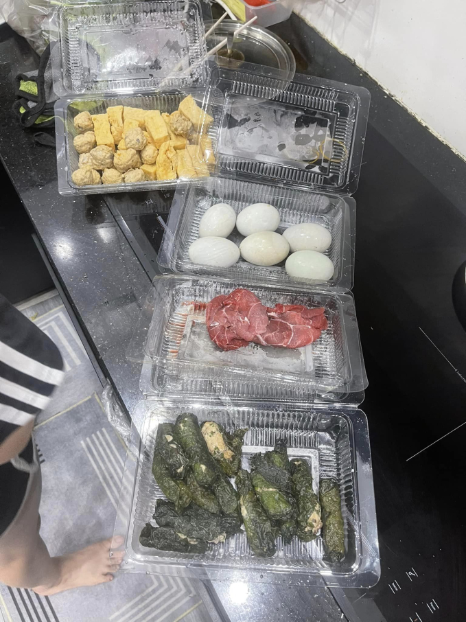 Xôn xao nồi lẩu 665k ở Quảng Ninh chỉ lèo tèo 6 quả trứng, 1 nhúm thịt bò, 13 miếng chả...: Khách hàng sốc ngang tuyên bố điều này!- Ảnh 2. Xôn xao nồi lẩu 665k ở Quảng Ninh chỉ lèo tèo 6 quả trứng, 1 nhúm thịt bò, 13 miếng chả...: Khách hàng sốc ngang tuyên bố điều này!- Ảnh 2.
