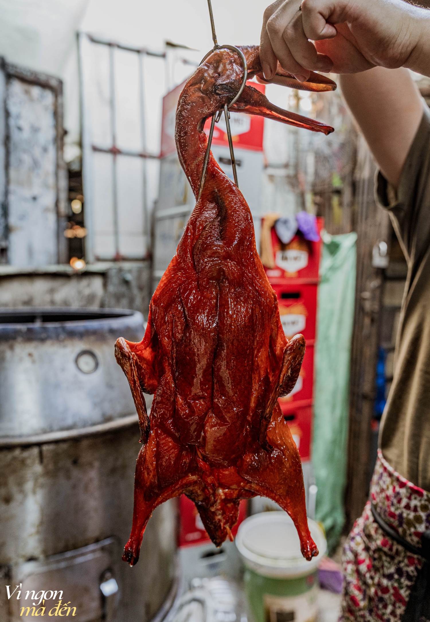 Chồng bỏ việc bếp trưởng khách sạn 4 sao về cùng vợ mở quán vịt quay bình dân, có ngày làm vài trăm con giao khắp các tỉnh thành- Ảnh 16.