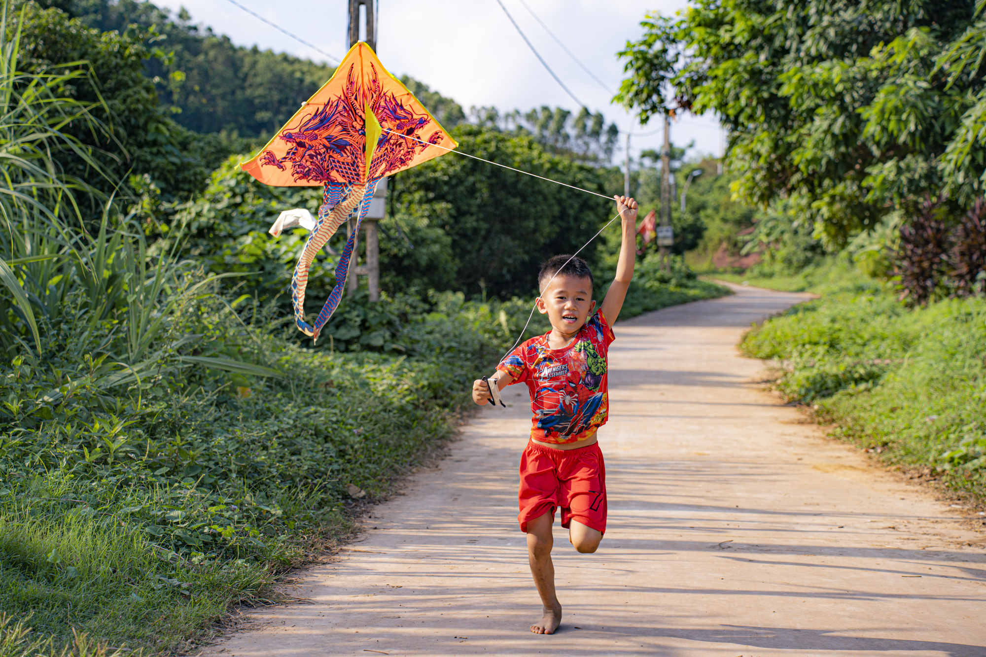 Toàn cảnh hồ nước được đào trên vùng núi có chiều dài lên đến 30 km, dung tích nước lớn gấp 25 hồ Tây- Ảnh 13.