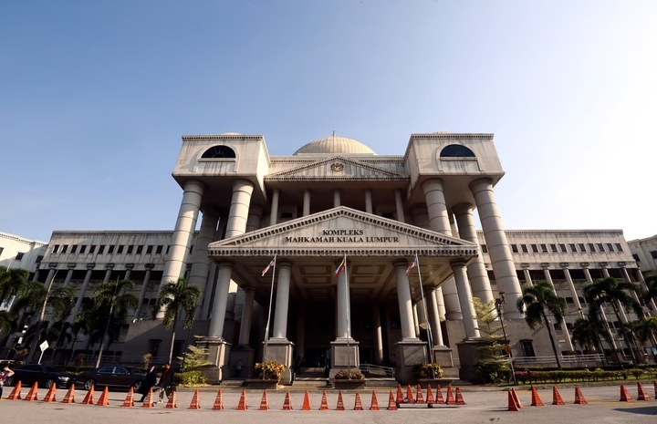27 năm xuất ngoại làm lao công không nghỉ 1 ngày, nuôi 5 con thành bác sỹ, kỹ sư- Ảnh 2. 27 năm xuất ngoại làm lao công không nghỉ 1 ngày, nuôi 5 con thành bác sỹ, kỹ sư- Ảnh 2.