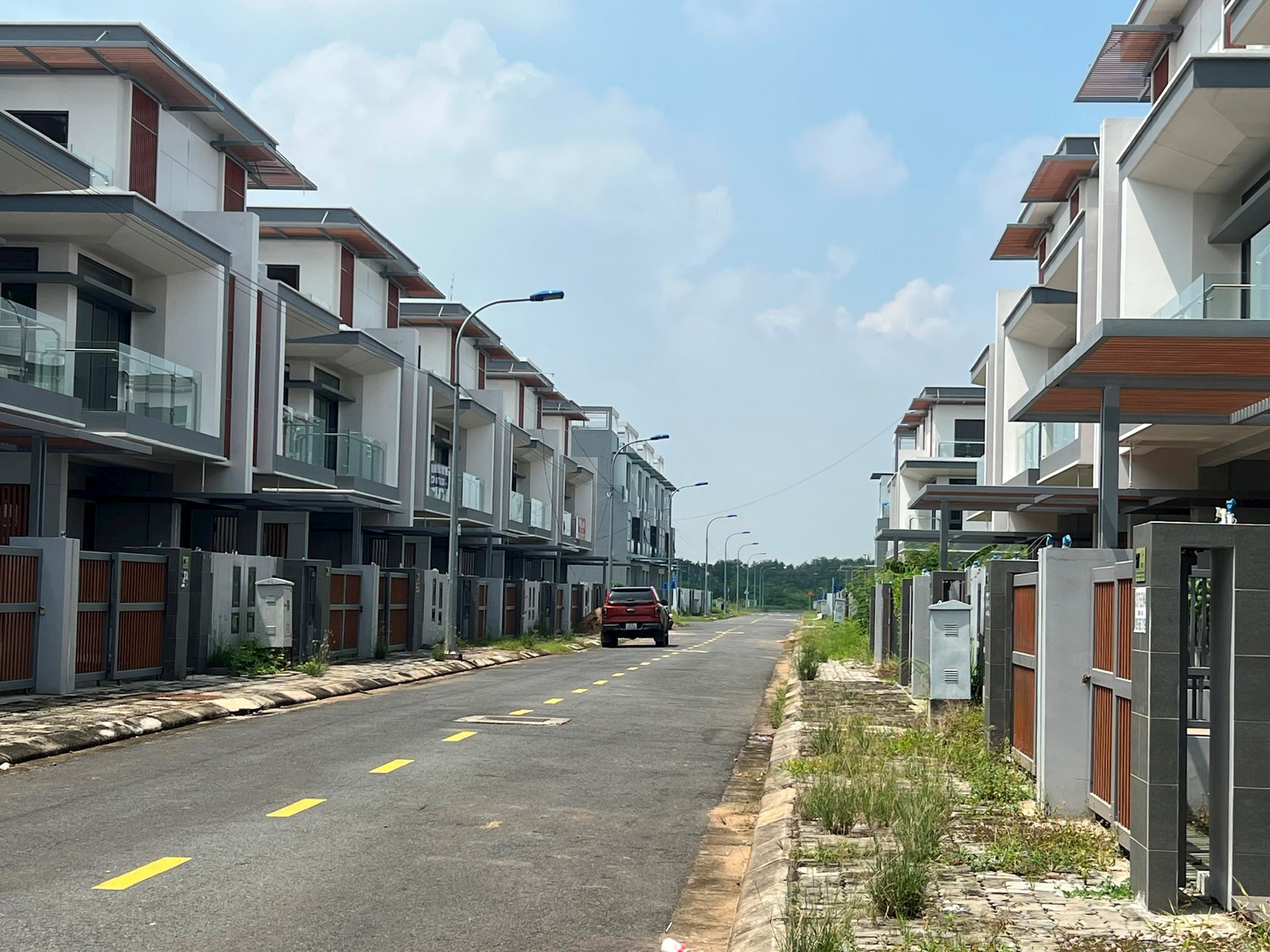 Soi đèn viết cọc 3 lô đất ngay trong đêm, nhà đầu tư phía Bắc “nam tiến” trở lại- Ảnh 6. Soi đèn viết cọc 3 lô đất ngay trong đêm, nhà đầu tư phía Bắc “nam tiến” trở lại- Ảnh 6.