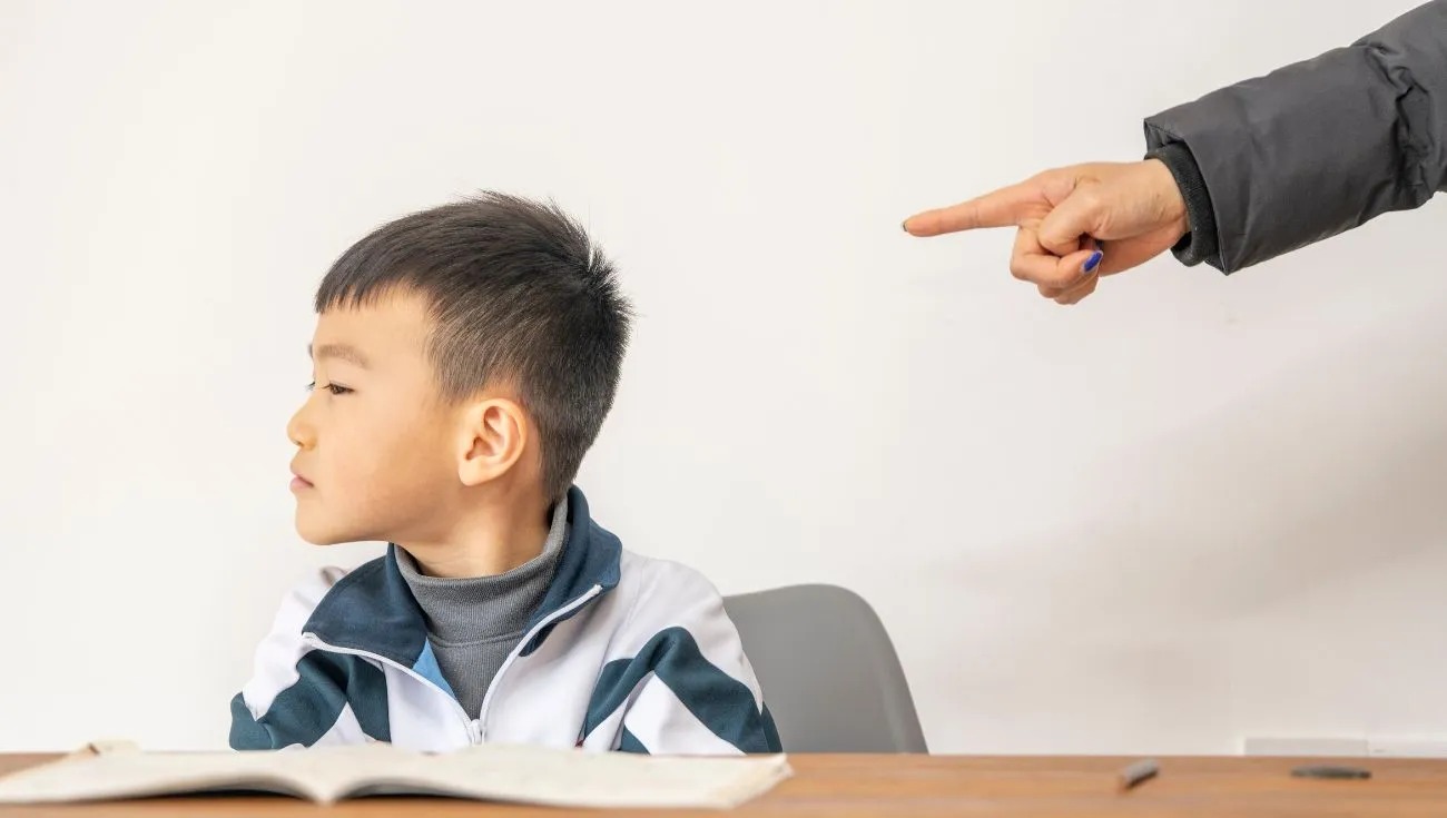 Cha mẹ đừng vội nổi giận khi con nói bậy, áp dụng 3 cách này còn hiệu quả hơn bất kỳ câu mắng mỏ nào- Ảnh 1. Cha mẹ đừng vội nổi giận khi con nói bậy, áp dụng 3 cách này còn hiệu quả hơn bất kỳ câu mắng mỏ nào- Ảnh 1.
