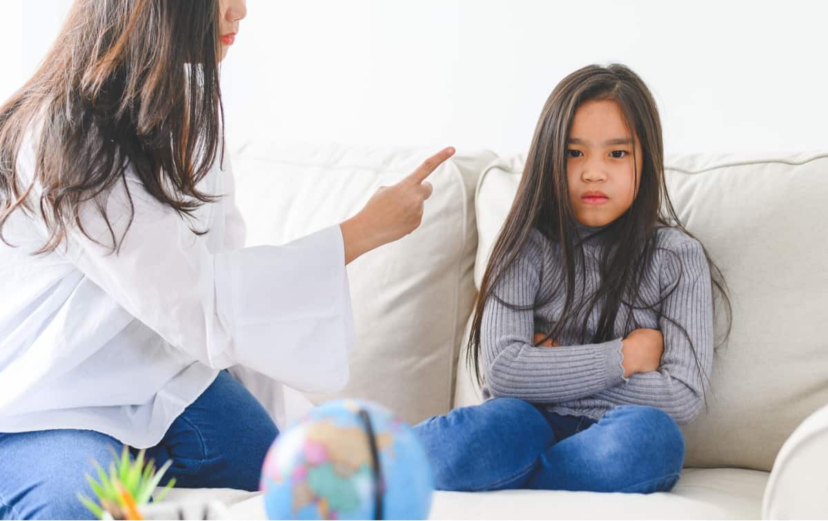 Cha mẹ đừng vội nổi giận khi con nói bậy, áp dụng 3 cách này còn hiệu quả hơn bất kỳ câu mắng mỏ nào- Ảnh 2. Cha mẹ đừng vội nổi giận khi con nói bậy, áp dụng 3 cách này còn hiệu quả hơn bất kỳ câu mắng mỏ nào- Ảnh 2.