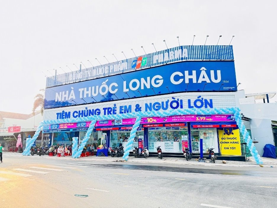 Mở rộng thần tốc như Long Châu: Tăng thêm hơn 350 điểm bán từ đầu năm, riêng quý III mở gần 150 điểm bán, góp hơn 60% doanh thu của công ty mẹ- Ảnh 1.