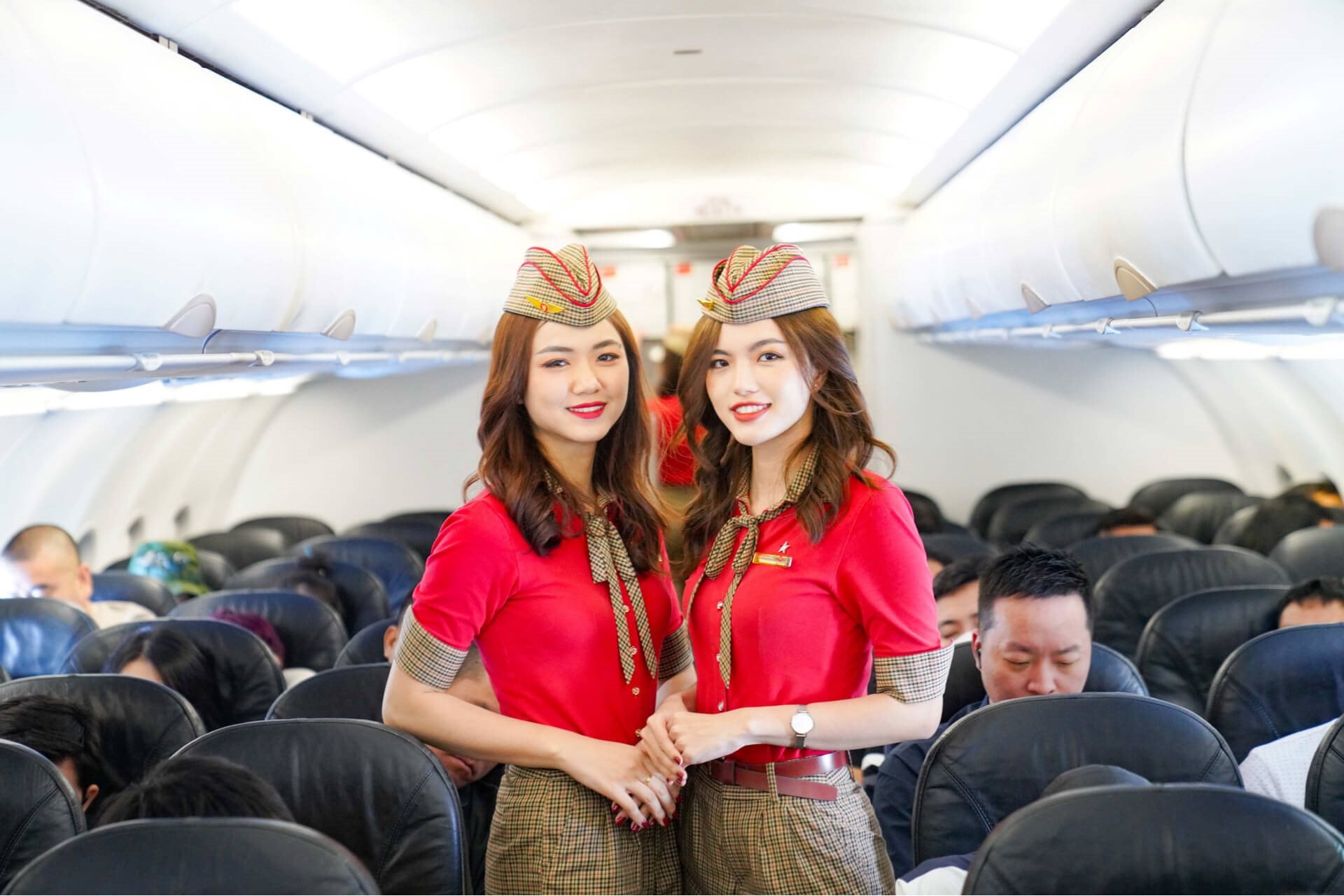 Doanh thu bay của Vietjet tăng trưởng 32% sau 9 tháng, báo lãi hơn 1.400 tỷ đồng- Ảnh 1.