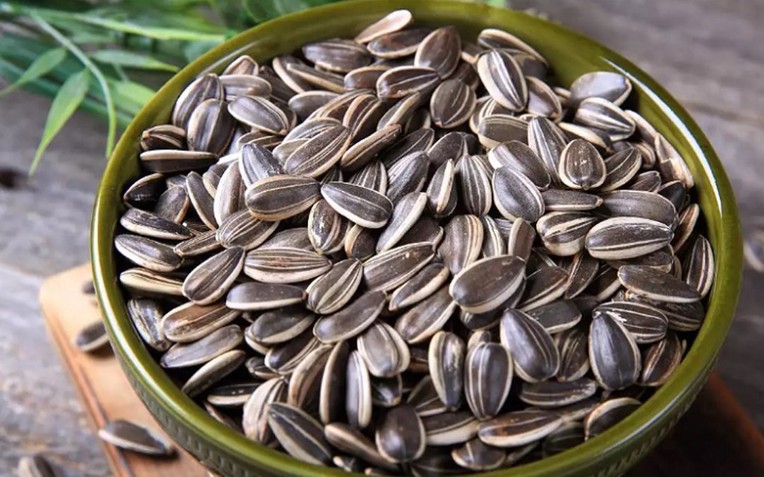 Có 1 loại hạt là món khoái khẩu của chị em, nghĩ không tốt nhưng lại bổ cực kỳ, giúp đẹp da, khỏe thân mà giá còn rẻ- Ảnh 1.