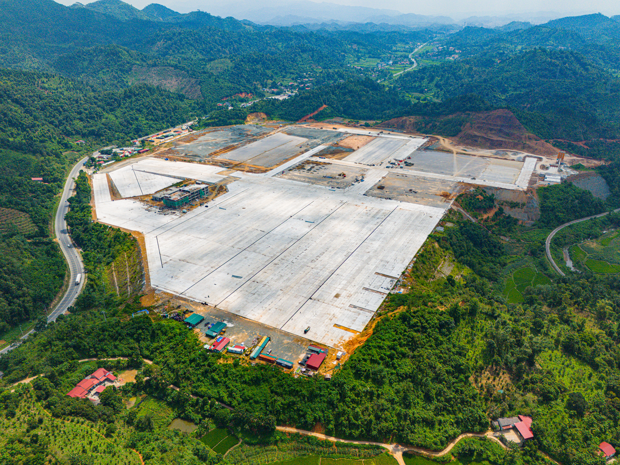 Toàn cảnh dự án Khu trung chuyển hàng hóa 3.300 tỷ đồng, nâng cửa khẩu ở Lạng Sơn lên tầm quốc tế- Ảnh 1. Toàn cảnh dự án Khu trung chuyển hàng hóa 3.300 tỷ đồng, nâng cửa khẩu ở Lạng Sơn lên tầm quốc tế- Ảnh 1.