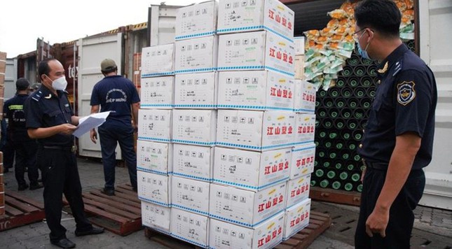 Phát hiện gần 1 tỷ USD hàng lậu qua biên giới- Ảnh 1.