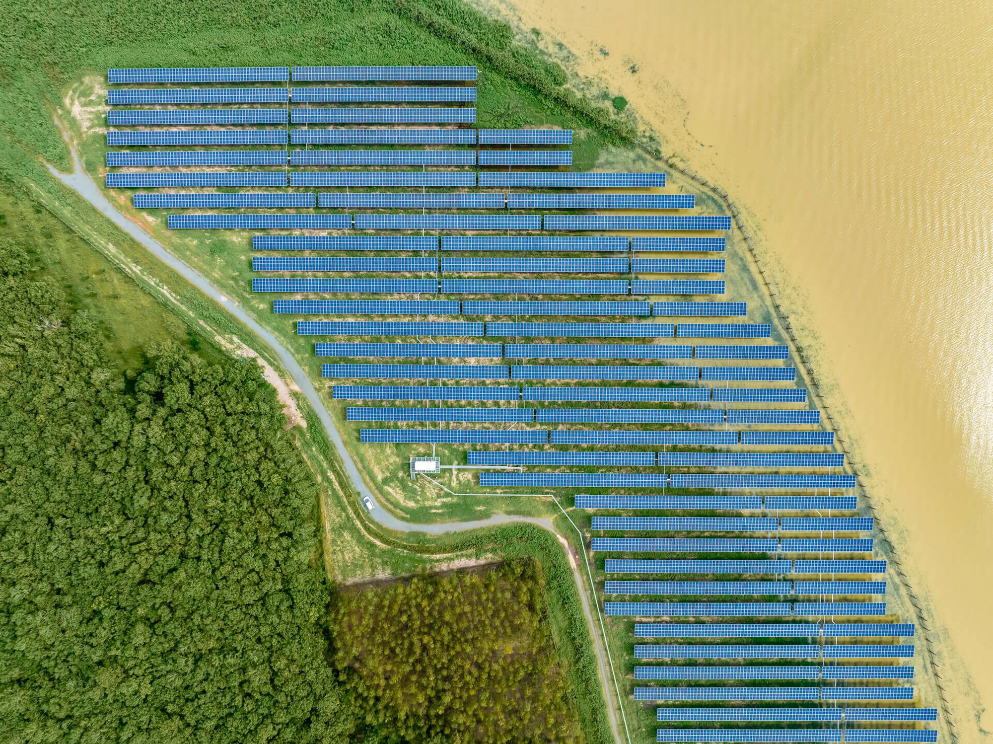 Toàn cảnh nhà máy điện mặt trời từng lớn nhất Việt Nam: Tổng mức đầu tư gần 13.000 tỷ, diện tích gần bằng quận 1- Ảnh 7.