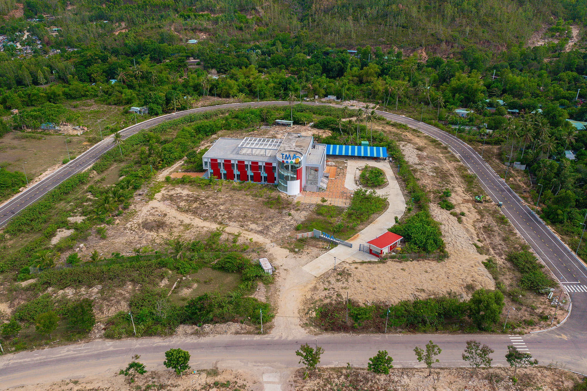 Đại lộ khoa học đầu tiên ở Việt Nam: Đầu tư trăm tỷ làm mô hình vũ trụ, FPT rót nghìn tỷ làm tổ hợp công nghệ cho 20.000 người- Ảnh 12.