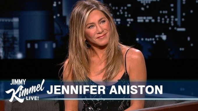 Jennifer Aniston tuổi 55 vẫn giữ da căng bóng nhờ tuần nào cũng làm 1 việc để tăng sinh collagen- Ảnh 2.