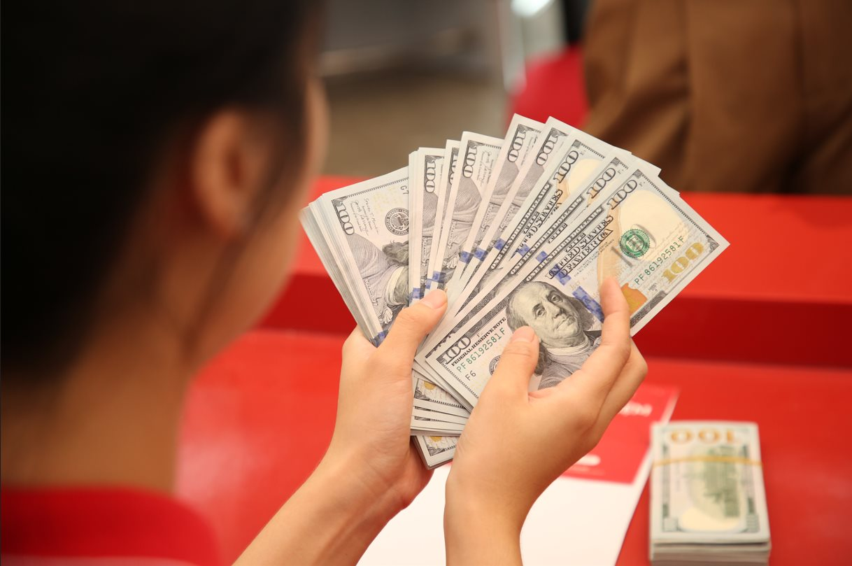 Giá USD bất ngờ tăng mạnh- Ảnh 1.