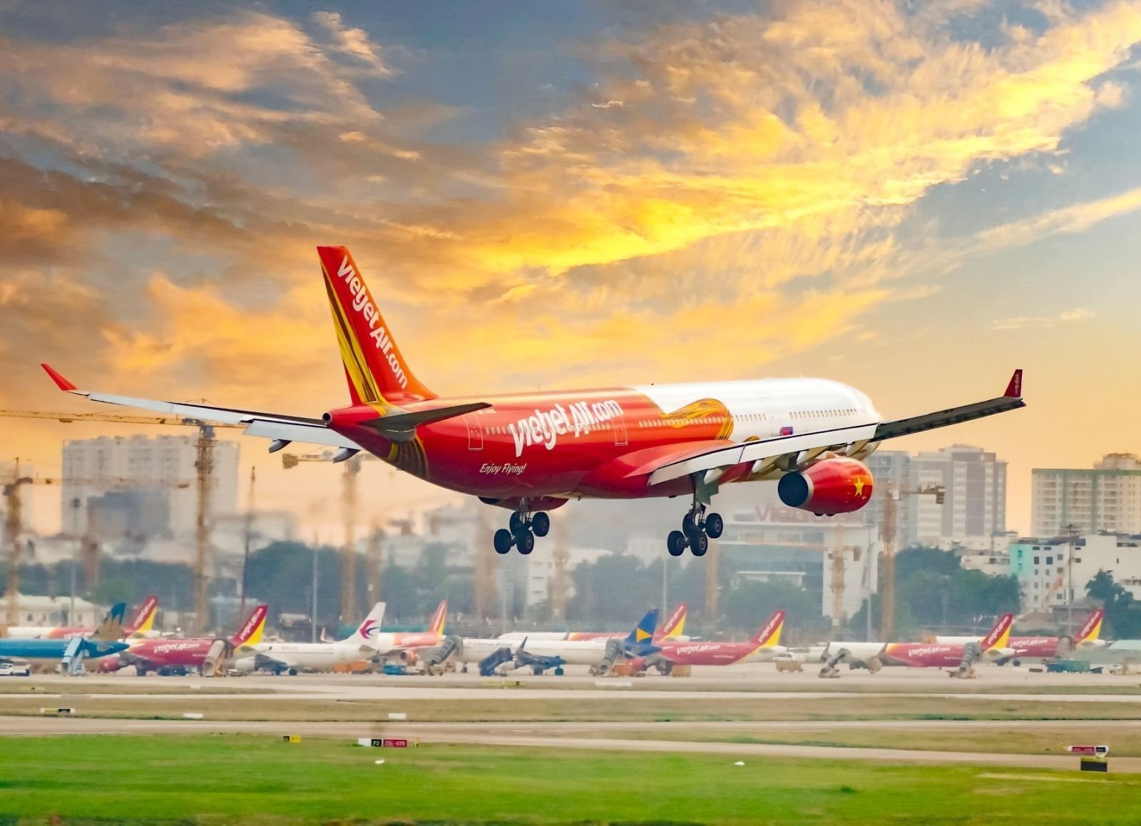 Vietjet, Nam Kim cùng loạt ông lớn 'vượt ngàn chông gai' quay lại với VNR500, Đèo Cả, Masterise lần đầu góp mặt- Ảnh 1.