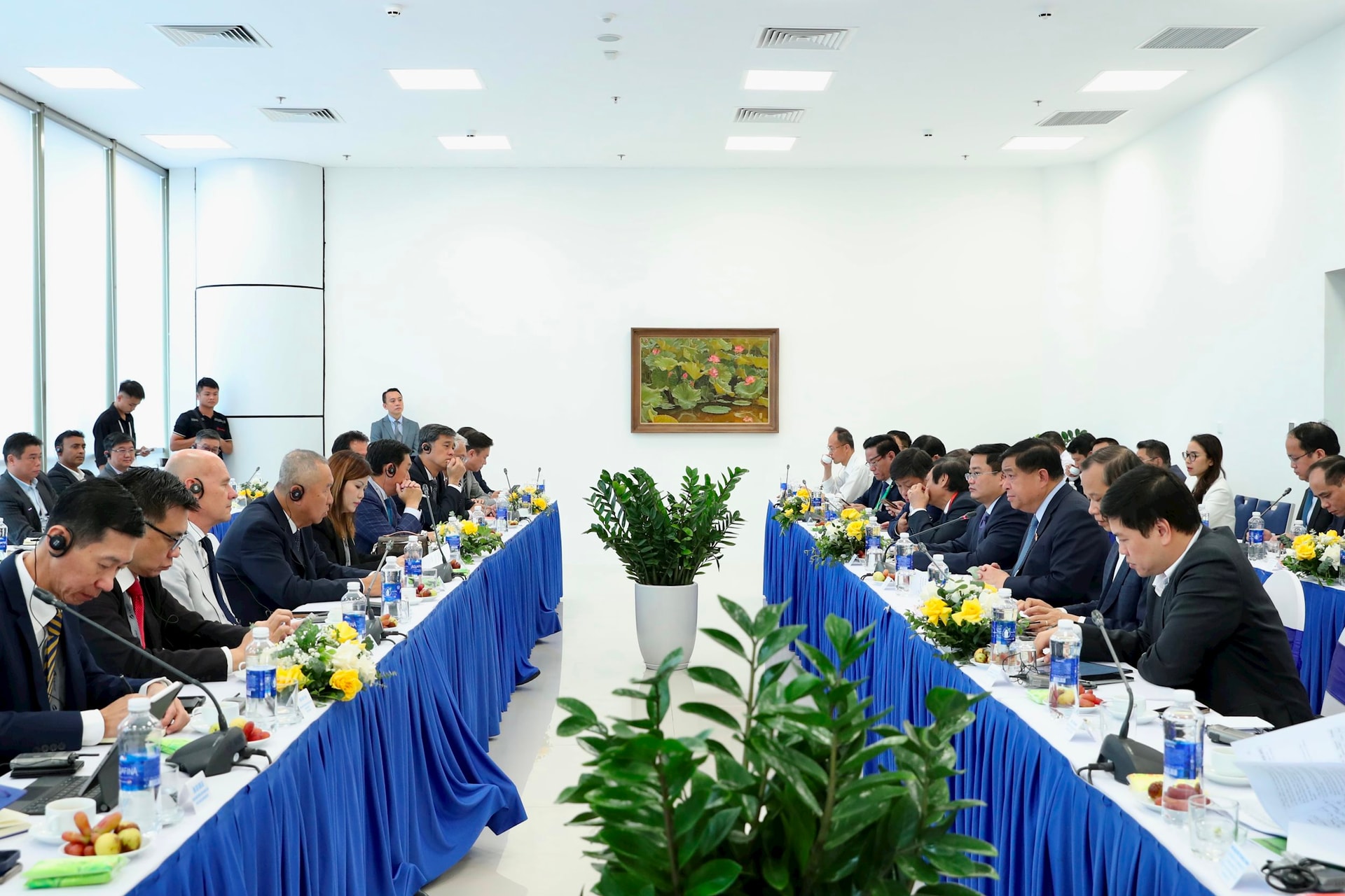 Bộ trưởng Bộ Kế hoạch Đầu tư: Việt Nam đã hội tụ các điều kiện để đón làn sóng đầu tư bán dẫn- Ảnh 5. Bộ trưởng Bộ Kế hoạch Đầu tư: Việt Nam đã hội tụ các điều kiện để đón làn sóng đầu tư bán dẫn- Ảnh 5.