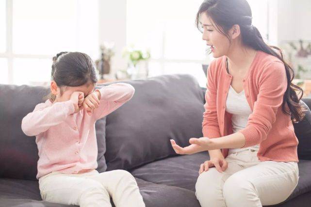 3 hành vi này dễ dàng biến cha mẹ trở thành “kẻ thù” với con mình- Ảnh 1. 3 hành vi này dễ dàng biến cha mẹ trở thành “kẻ thù” với con mình- Ảnh 1.