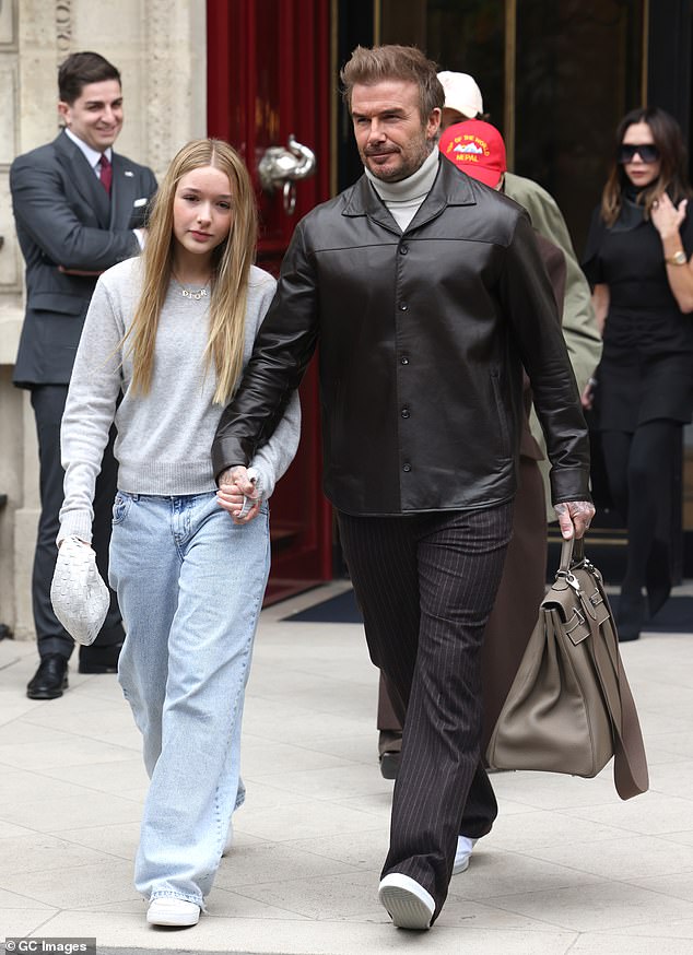 Tiểu thư tài phiệt Harper Beckham sắp kiếm hàng triệu đô la, có thương hiệu riêng ở tuổi 13- Ảnh 3. Tiểu thư tài phiệt Harper Beckham sắp kiếm hàng triệu đô la, có thương hiệu riêng ở tuổi 13- Ảnh 3.