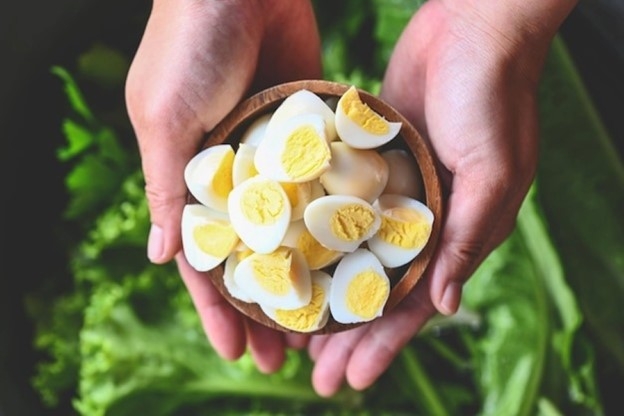 Loại trứng chưa đến 1.000 đồng, cực dễ mua ở chờ Việt lại bổ ngang "nhân sâm"- Ảnh 1. Loại trứng chưa đến 1.000 đồng, cực dễ mua ở chờ Việt lại bổ ngang "nhân sâm"- Ảnh 1.