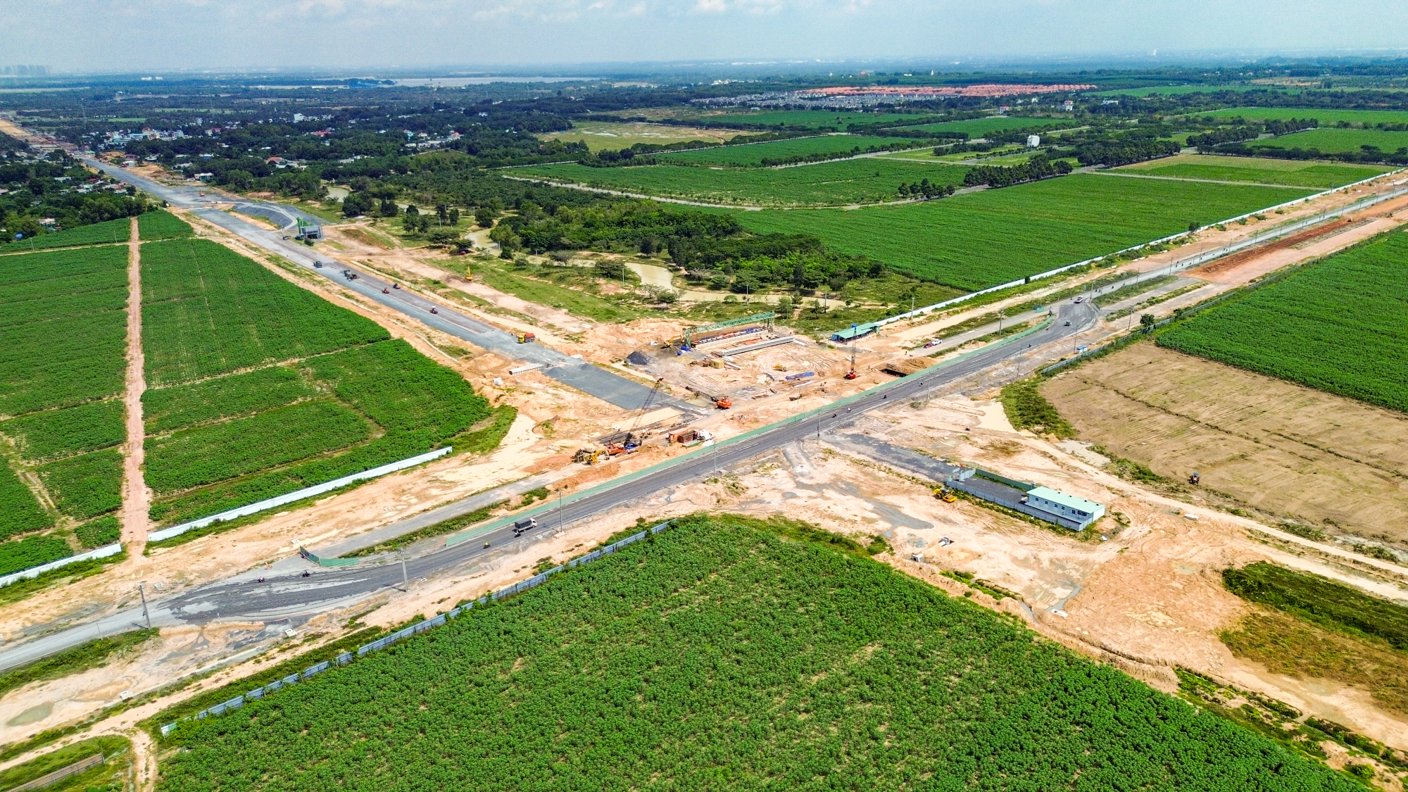 Toàn cảnh công trường dài hơn 11 km của đường Vành đai 3 qua tỉnh Đồng Nai- Ảnh 2.