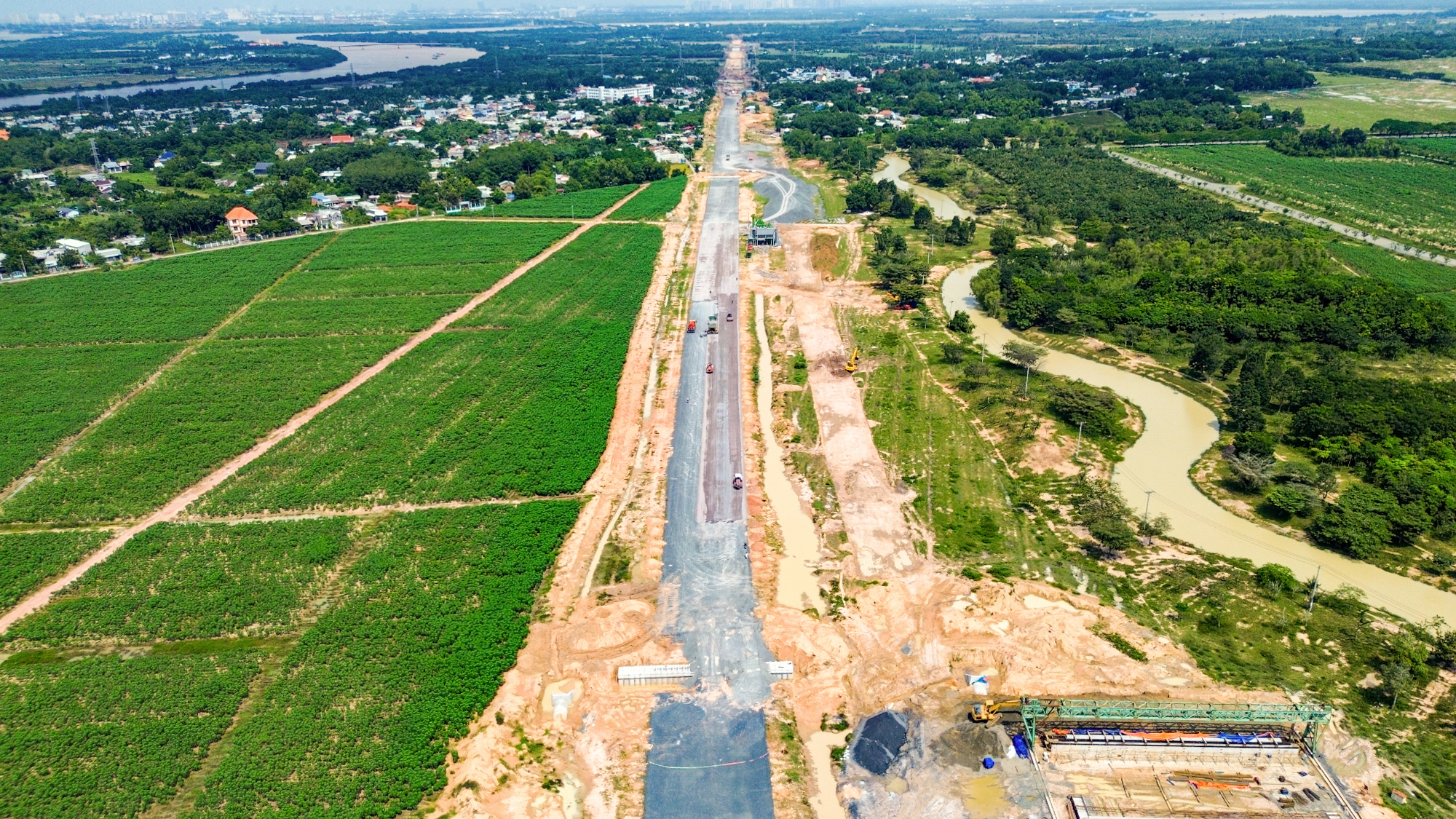 Toàn cảnh công trường dài hơn 11 km của đường Vành đai 3 qua tỉnh Đồng Nai- Ảnh 4.