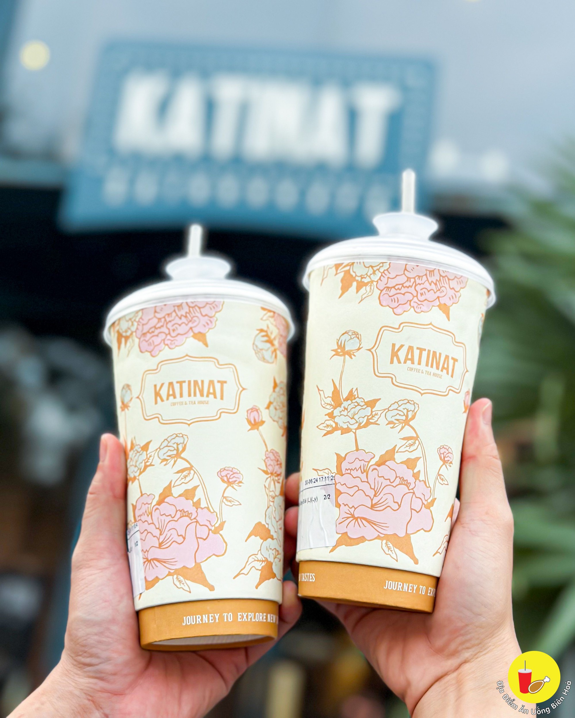 3 chiếc ly tạo nên bước ngoặt của KATINAT: Từ cửa hàng vô danh đến chuỗi cà phê nổi nhất MXH, vượt scandal tẩy chay thành cái tên được 'săn lùng'- Ảnh 4. 3 chiếc ly tạo nên bước ngoặt của KATINAT: Từ cửa hàng vô danh đến chuỗi cà phê nổi nhất MXH, vượt scandal tẩy chay thành cái tên được 'săn lùng'- Ảnh 4.