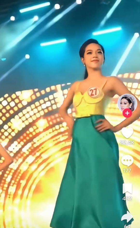 Visual trước khi "dao kéo" của Hoa hậu Thanh Thủy: Nhan sắc thật bị "bóc trần" qua loạt ảnh này- Ảnh 6. Visual trước khi "dao kéo" của Hoa hậu Thanh Thủy: Nhan sắc thật bị "bóc trần" qua loạt ảnh này- Ảnh 6.