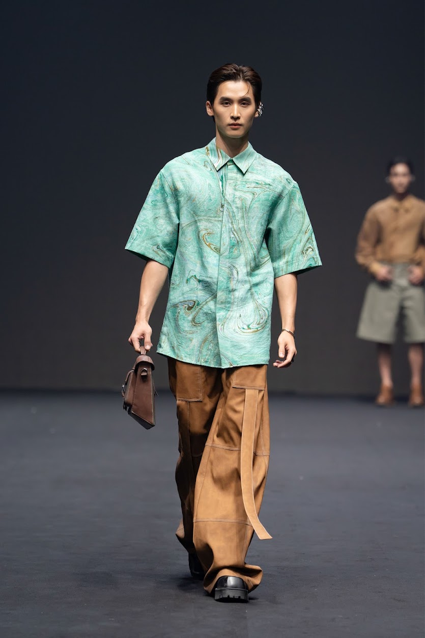 Hậu ‘khuấy đảo’ Milan Fashion Week, Phan Đăng Hoàng lấn sân sang thời trang nam, ra mắt BST đầu tiên lấy cảm hứng từ gốm sứ- Ảnh 3.