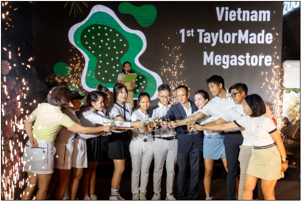 Khám phá Megastore TaylorMade: Trải nghiệm 3D Trackman - Fitting cao cấp- Ảnh 3. Khám phá Megastore TaylorMade: Trải nghiệm 3D Trackman - Fitting cao cấp- Ảnh 3.
